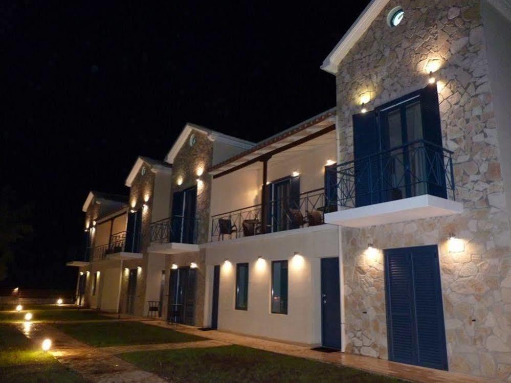 Ilianthos Apartments & Studios ميكروس جيالوس المظهر الخارجي الصورة